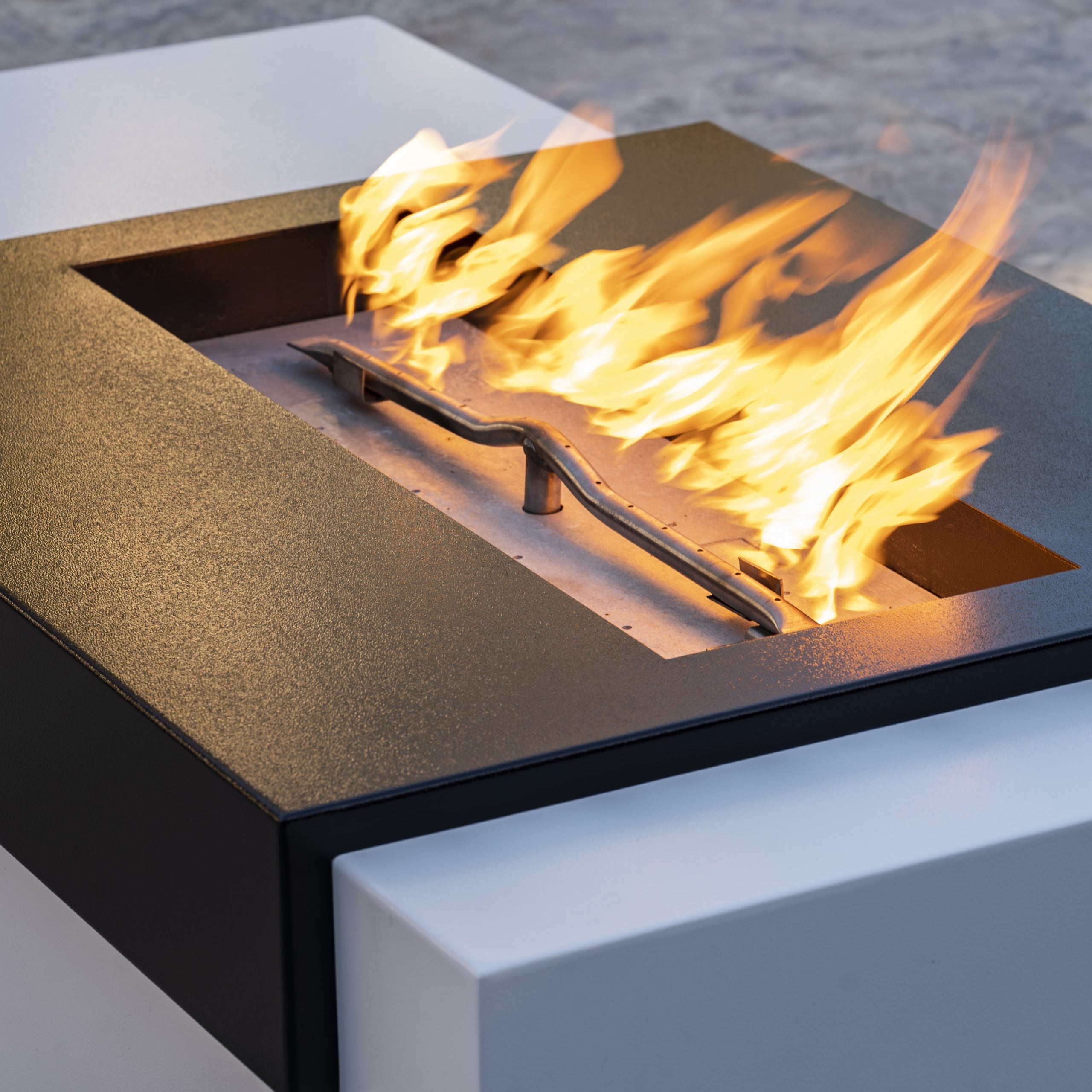 Moonstone Fire Pit | Black & White Collection